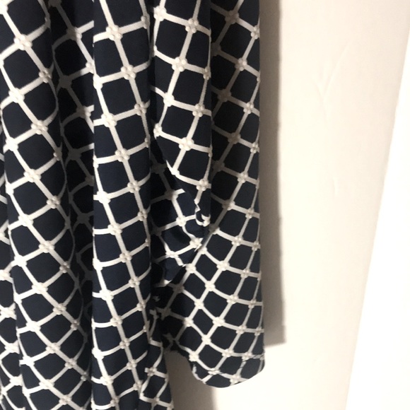 Avenue top size 22 24 long sleeves navy square pattern white office core - Picture 3 of 10
